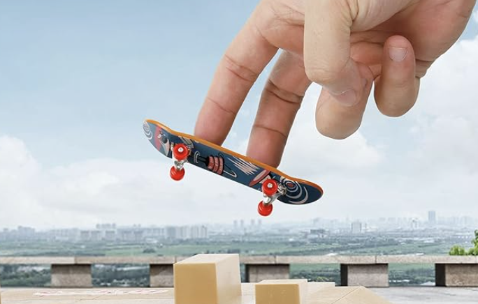 Mini Finger Skateboard